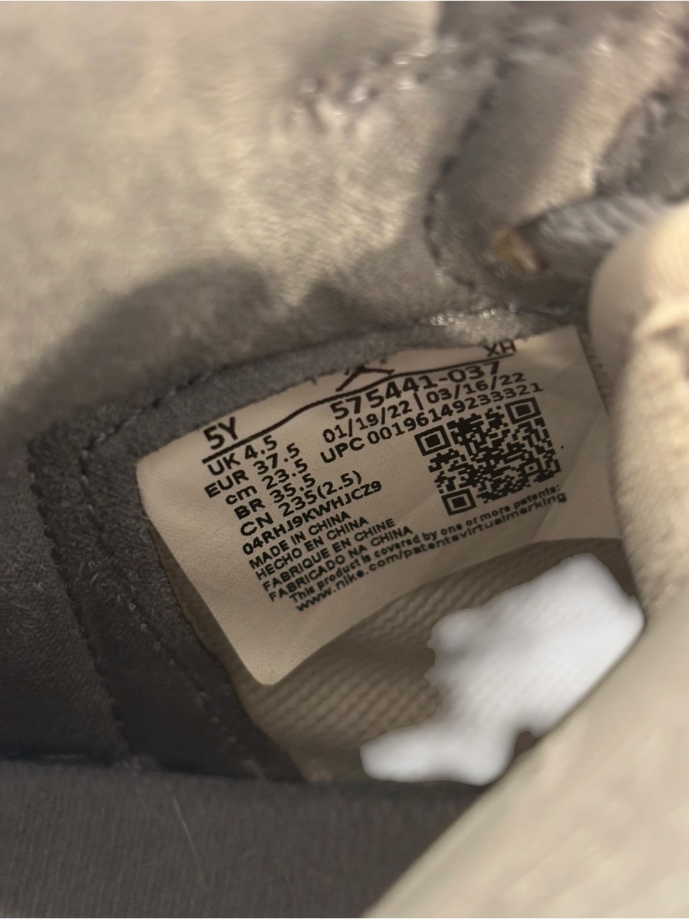 Nike Air Jordan 1 High Top Sneakers - White & Gray Kids Size 5 - Picture 7 of 8